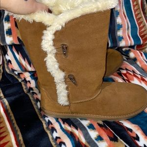 Brown winter boots